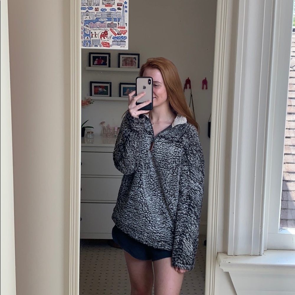 white/black Thread&Supply Wubby Pullover